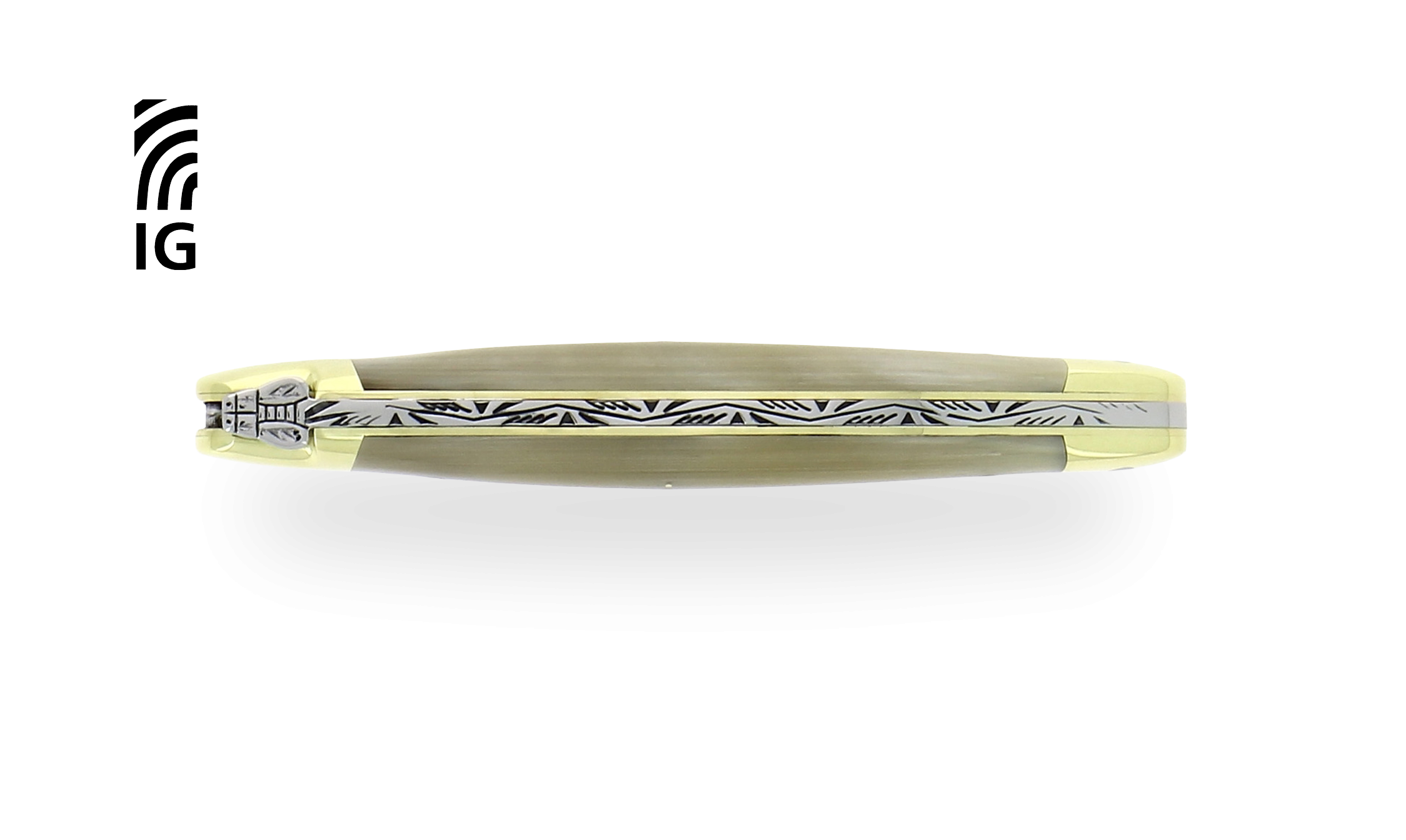 Laguiole folding knife 11 cm light horn, brass bolsters