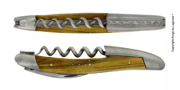 Sommelier Messer, Finish matt mit Griff aus Pistazie mit Gravur des Hebels.