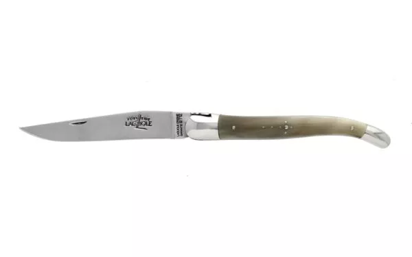 Couteau pliant de Laguiole ressort guilloché "Genêt" manche en corne claire finition brillante