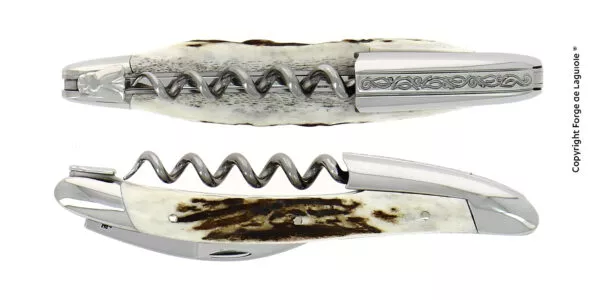 Sommelier Messer, Finish glänzend mit Griff aus Hirschhorn mit Gravur des Hebels.