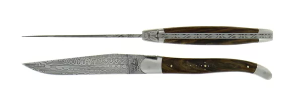 Couteaux de table ciselé main en noyer avec lame damas, coffret de 2