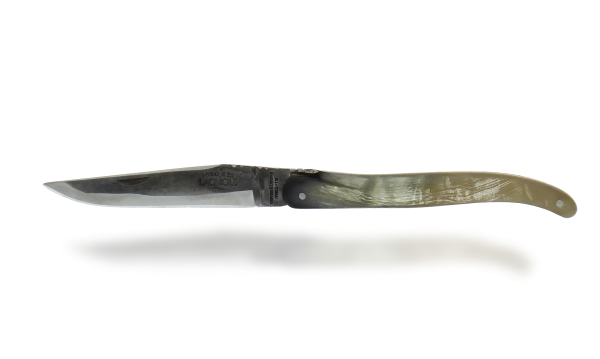 Couteau pliant ciselé main 11cm plein manche en corne claire finition brillante et lame damas inox