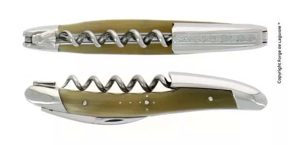 Sommelier Messer, Finish glänzend mit Griff aus helles Horn mit Gravur des Hebels.