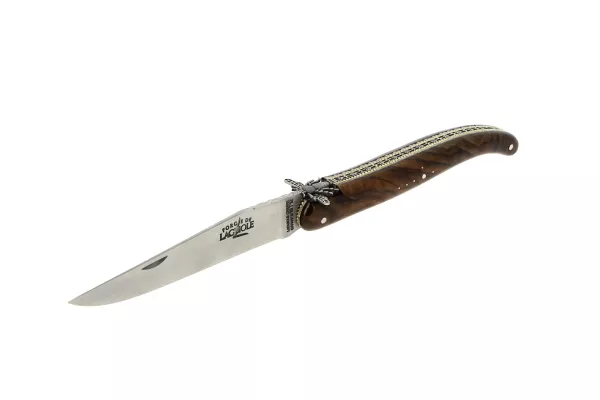 Couteau pliant sur mesure, en noyer avec abeille aux ailes déployées