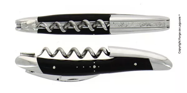 Sommelier Messer, Finish glänzend mit Griff aus dunkles Horn mit Gravur des Hebels.