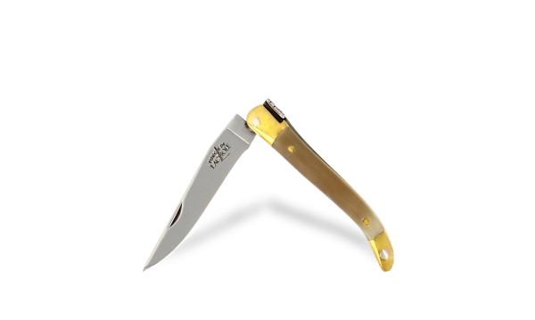 Couteau pliant 7cm en corne claire, mitres laiton finition brillante